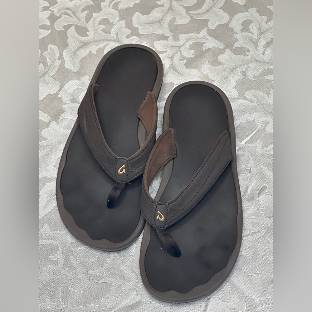 OluKai flip flops - Picture 2 of 3